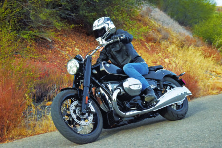 Fashionably Late: The BMW R18 Cruiser Image